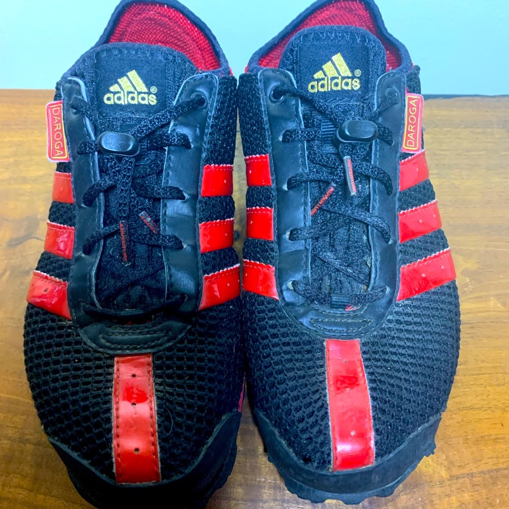 Adidas Daroga black/red stripes
